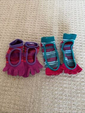 GAIAM & Toesox No-Show Toe Socks in Pink, Teal & Purple Stripes
